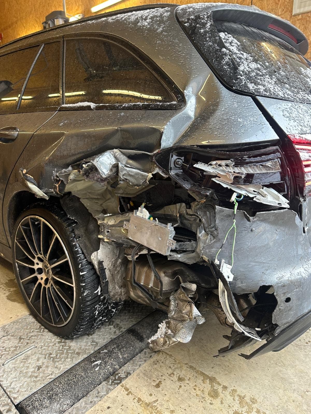 Mercedes-Benz C300 – Unfallgutachten